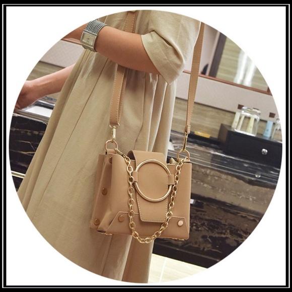 NEW CITY Metal Chain Crossbody Bag - Picture 7 of 8